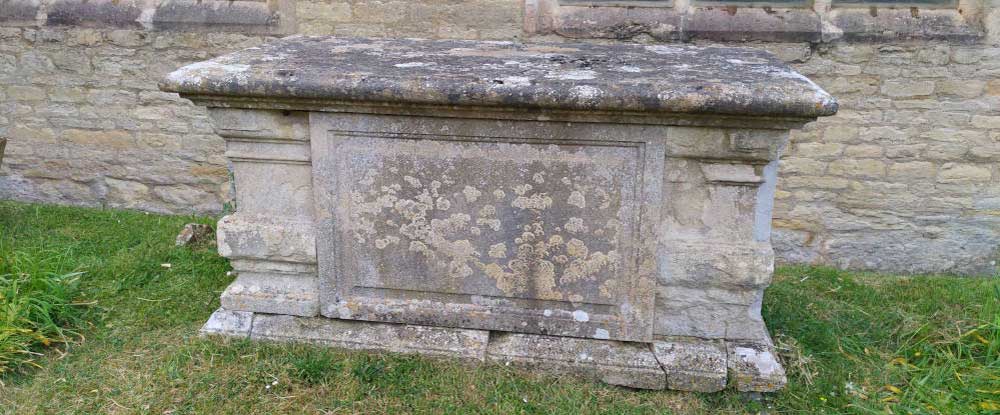 Scrivener family vault at St. Andrew's church yard in Great Linford