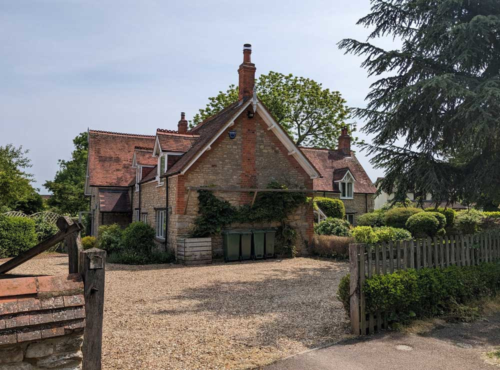 The Cottage, Great Linford